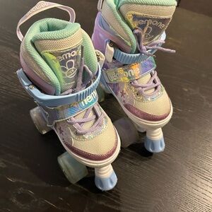 Nemone light-up kids roller skates in pastel purple & mint